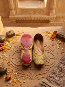 Elegant Yellow Embellished Juttis