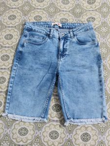 Stylish Distressed Denim Shorts