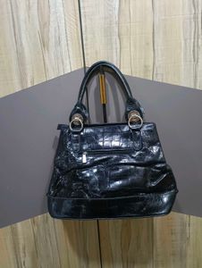 Chic Black Croc Embossed Handbag