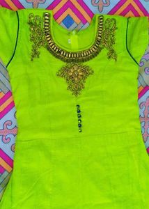 Green 💚 Long gown with blue 🦵 leggings