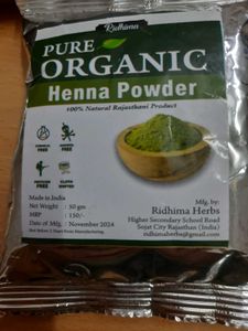 Multani Mitti And Heena Powder Face Hair Pack