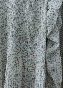 Cream Floral Printed Elegant Long Sleeve Top...🐭