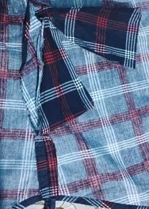 Sleeveless shirt (attachable short sleeves)