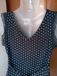 Chic Polka Dot Lace Trimmed Dress