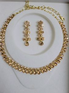 Crystal Neckpiece Set