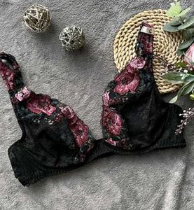 very beautiful woman bra set