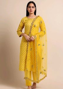Yellow Embellished Kurta Set✨