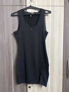 19 H&M Lace Detailed Dress