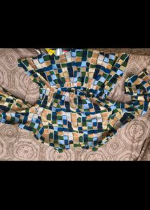 Branded Geometric Print Wrap Top in xl siz