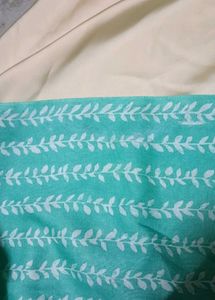 📍 Offer Leaf Print Scarf