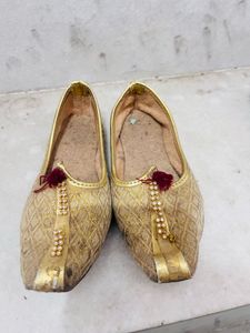 Gold Ethnic Jutti Shoes need to stich