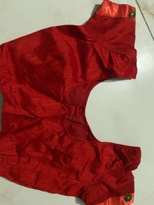 Red &amp; Beige Striped Saree