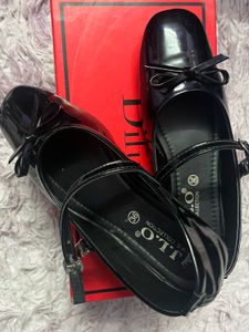 y2k bow loafers