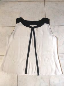 Beautiful Black And White Shrug Overseas Brand