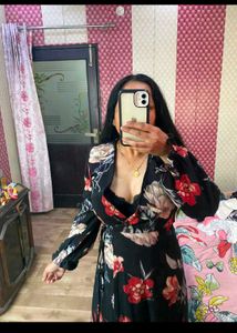 Chic Floral Wrap Midi Dress