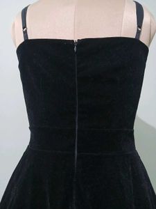 Chic Black Dress