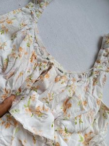 Floral Print Ruffle top