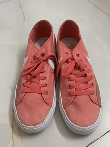 Nike SB Charge Canvas Pink Sneakers