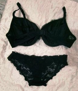 Black Lace Lingerie Set