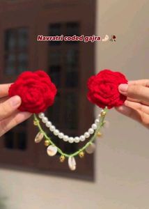 Cochet Rose &amp; Seashells Navratri inspired Gajra