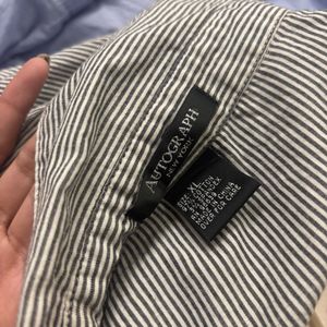 SALE 🚨 black nd white striped shirt