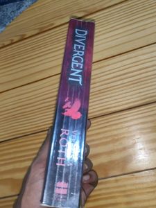 Divergent New York Times Bestseller Veronica Roth