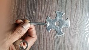 Multi  size spanner with Screwdriver