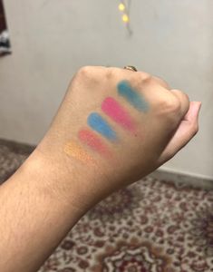 HILARY RHODA EYESHADOW PALLETE