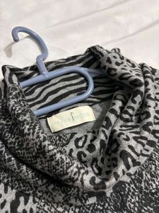 🎉Buy1 Get1 Free🎉Leopard Print Sweater M