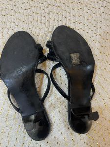 Shoexpress Black Textured Sandals