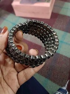 Stylish Black Bangle Set