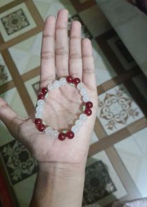 Elegant Crystal &amp; Red &amp; White Beaded Bracelet
