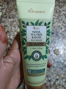 St.botanica Neem Tea Tree Facewash