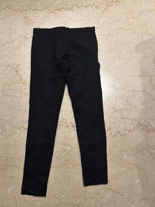 Super black pants with detailing