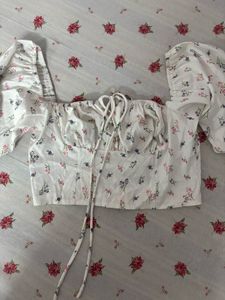 Cute Floral Print Puff Sleeve Top