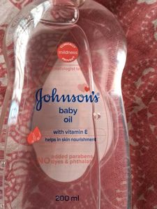 Johnson's Baby Oil with Vitamin E