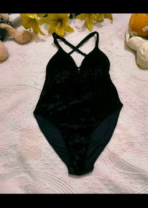 black H&amp;m velvet cup bodysuit 👍