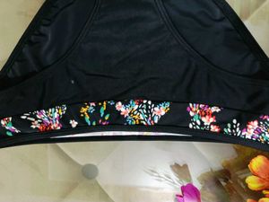 🎀Black Bikini Bottom with Floral Trim🎀