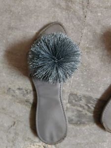 Used Stylish Gray Sandals with Pom-Pom