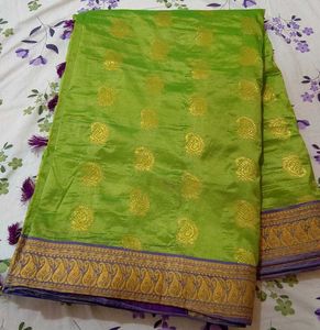 Vibrant Green Silk Saree with Paisley Motifs