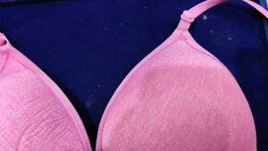 Comfortable Pink Bra one hook br