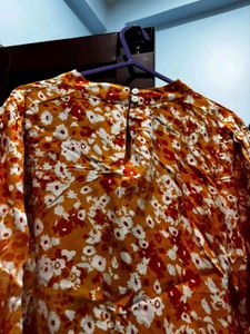 Vintage Floral Print top