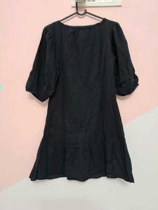 Black balloon sleeves kurta