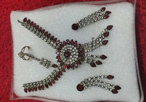 Elegant Red &amp; White Stone Jewellery Set
