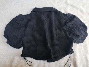 Chic Black Puff Sleeve Cropped Shirt