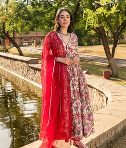 Elegant Floral Kurta Set with Dupatta