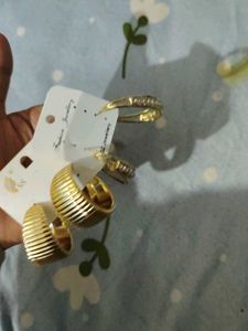 Gold Hoop Earrings Set