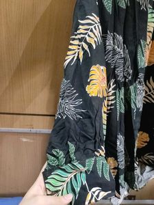 Tropical Leaf Print Button-Up Shirt