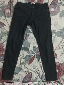 i am selling Jeans