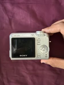 Sony Cyber-shot DSC-S650 Digital Camera